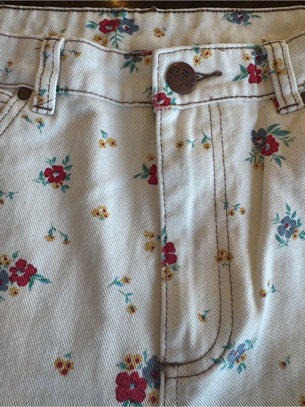 Wrangler X Billabong Collab, She’s Cheeky Floral White Denim Jeans Women’s Sz 31 - Picture 11 of 14